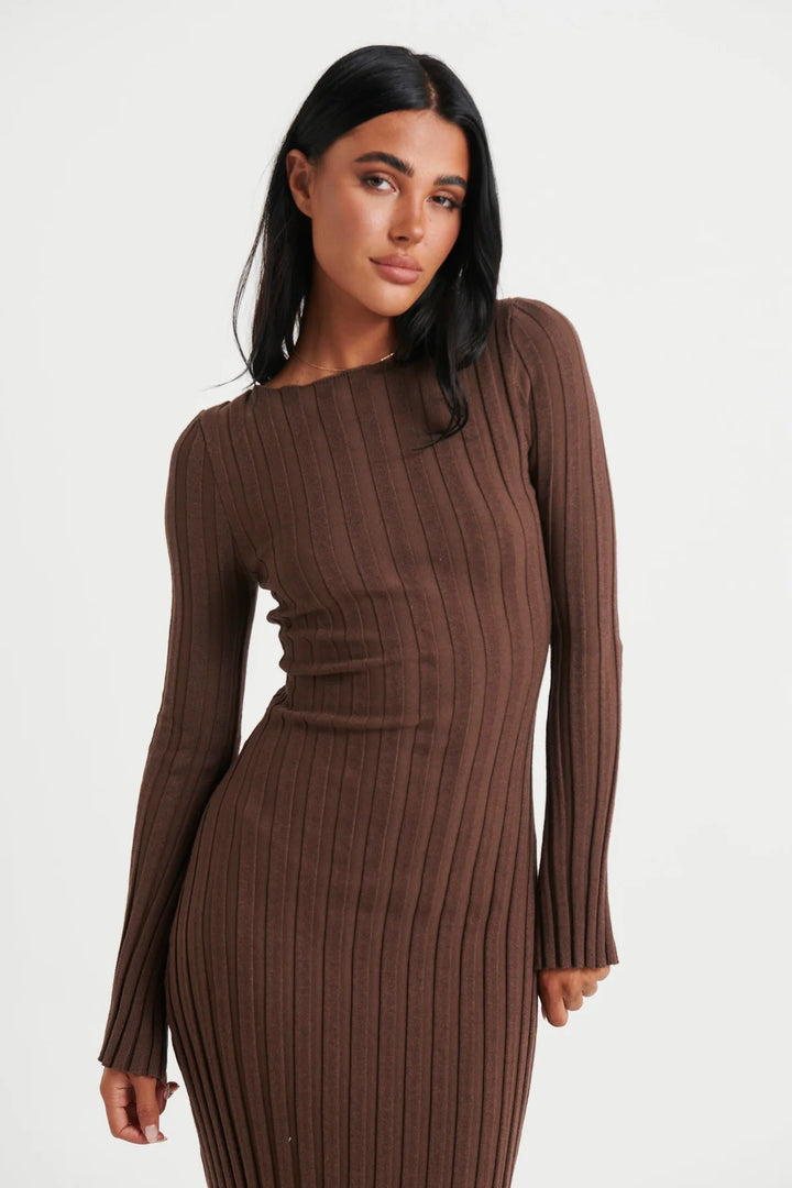 Aurelle's SERENE ELEGANCE RIBBED KNIT MIDI DRESS